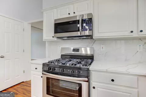Kitchen - 3855 Ruby Falls Dr, Duluth, GA 30097 photo 6 of 7