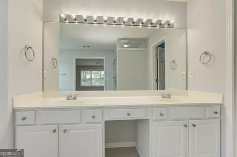 Bath - 3855 Ruby Falls Dr, Duluth, GA 30097 photo 3 of 6