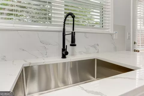 Kitchen - 3855 Ruby Falls Dr, Duluth, GA 30097 photo 5 of 7
