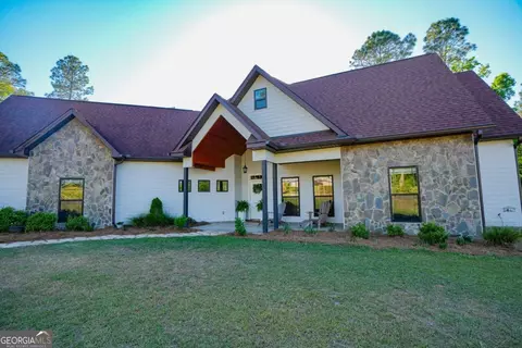 904 W Grossman Dr, Vidalia, GA 30474