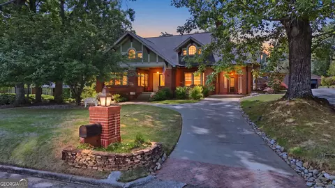 760 E Tugalo St, Toccoa, GA 30577