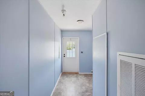 Entry Way - 261 Blount Chapel Rd, Haddock, GA 31033 photo 2 of 2