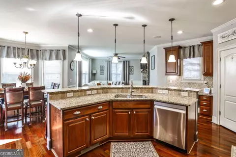 Kitchen - 872 Pathview Ct, Dacula, GA 30019 photo 7 of 7