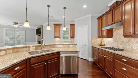 Kitchen - 872 Pathview Ct, Dacula, GA 30019 photo 2 of 7