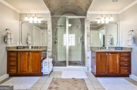 Bath - 872 Pathview Ct, Dacula, GA 30019 photo 3 of 9