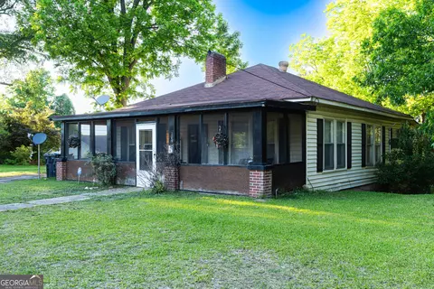 109 E Main St, Manchester, GA 31816