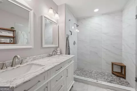 Bath - 4147 Suzanne Ln, Duluth, GA 30096 photo 1 of 2