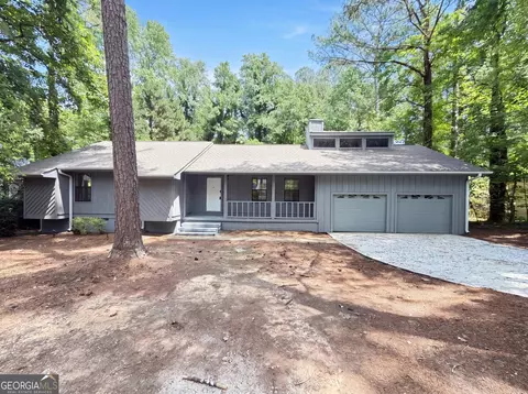 420 Creekside Ln, Woodstock, GA 30188