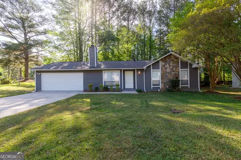 7085 Hania Dr, Fairburn, GA 30213
