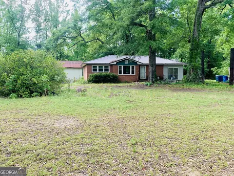 3705 Confederate Dr, Macon, GA 31211