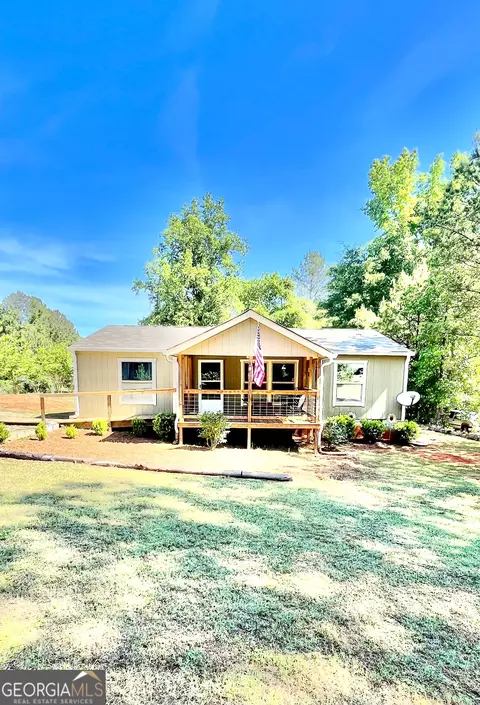 1090 River Woods Dr, Madison, GA 30650