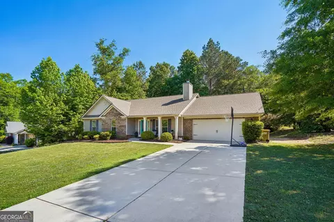 2333 Springside Dr, Winder, GA 30680