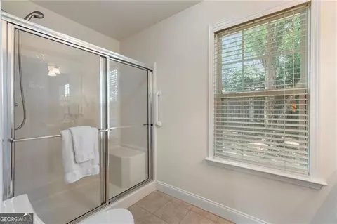 Bath - 2425 Gateview Ct, Cumming, GA 30040 photo 2 of 3
