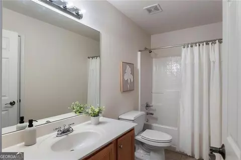 Bath - 2425 Gateview Ct, Cumming, GA 30040 photo 1 of 3