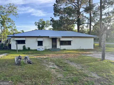 269 E Grady Ave, Lyons, GA 30436