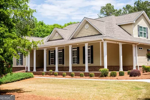 35 Nicklaus Cir, Social Circle, GA 30025