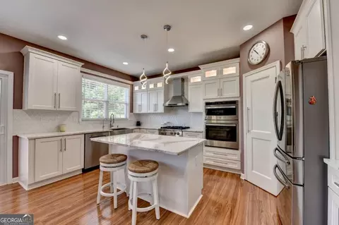 Kitchen - 770 Pimlicon Pl, Suwanee, GA 30024 photo 2 of 8