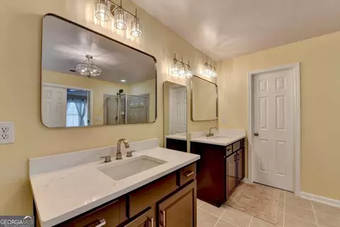 Bath - 770 Pimlicon Pl, Suwanee, GA 30024 photo 3 of 7