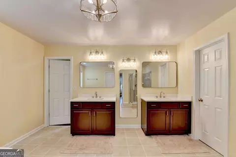 Bath - 770 Pimlicon Pl, Suwanee, GA 30024 photo 2 of 7