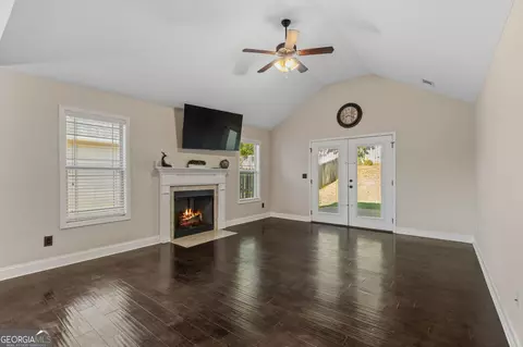 Living - 109 Hawks Ridge Trce, Byron, GA 31008 photo 1 of 4