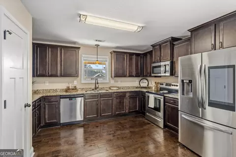 Kitchen - 109 Hawks Ridge Trce, Byron, GA 31008 photo 1 of 2