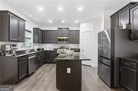 Kitchen - 73 Allen Bridge Rd, Talmo, GA 30575 photo 2 of 4