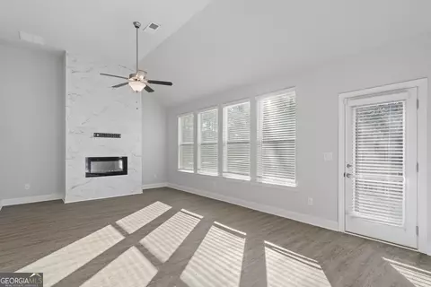 Living - 2910 Red Fox Dr, Haddock, GA 31033 photo 2 of 2
