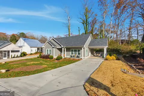 Exterior - 111 Smith Ct, Clarkesville, GA 30523 photo 6 of 7