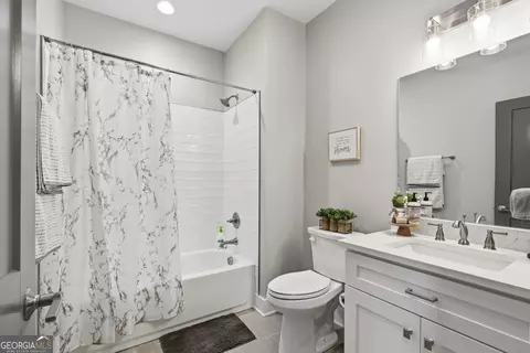 Bath - 111 Smith Ct, Clarkesville, GA 30523 photo 1 of 3