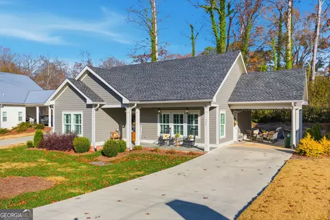 Exterior - 111 Smith Ct, Clarkesville, GA 30523 photo 5 of 7