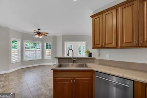 Kitchen - 155 Hidden Falls Dr, Hull, GA 30646 photo 2 of 3