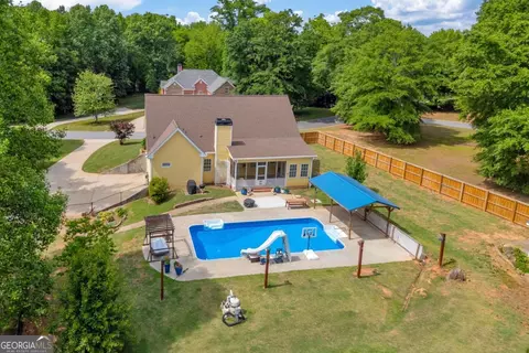 Exterior - 155 Hidden Falls Dr, Hull, GA 30646 photo 11 of 14
