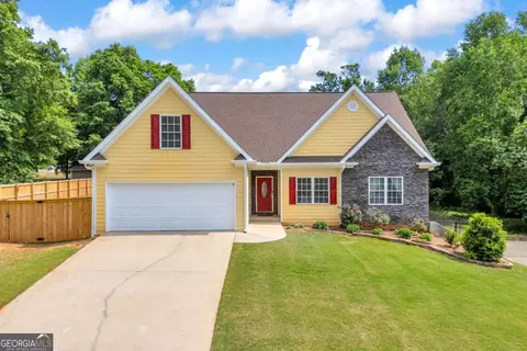 Exterior - 155 Hidden Falls Dr, Hull, GA 30646 photo 1 of 14