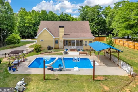 Exterior - 155 Hidden Falls Dr, Hull, GA 30646 photo 10 of 14