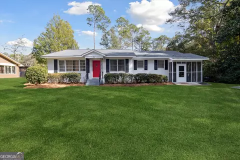 706 N Main St, Statesboro, GA 30458