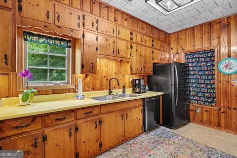 Kitchen - 355 Inman Rd, Hampton, GA 30228 photo 3 of 5