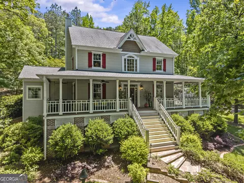 1660 Maple Ridge Dr, Loganville, GA 30052