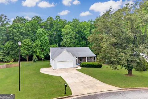 838 Burton Ridge Dr, Loganville, GA 30052