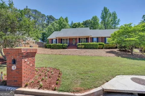 675 SE Clubland Cir, Conyers, GA 30094