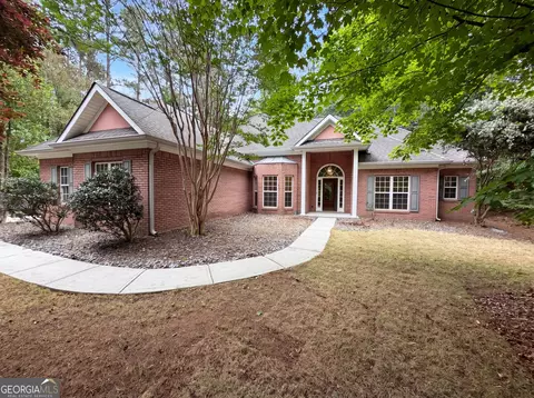 125 Farr Lake Dr, Tyrone, GA 30290