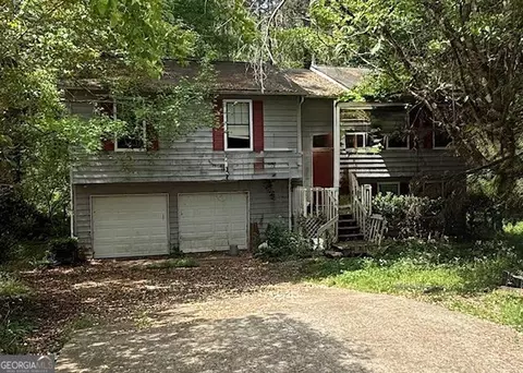 5055 S Woodbridge Trl, Stone Mountain, GA 30088