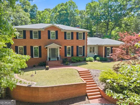1812 Valley Rd NE, Gainesville, GA 30501