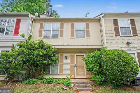 5670 Wells Cir, Stone Mountain, GA 30087