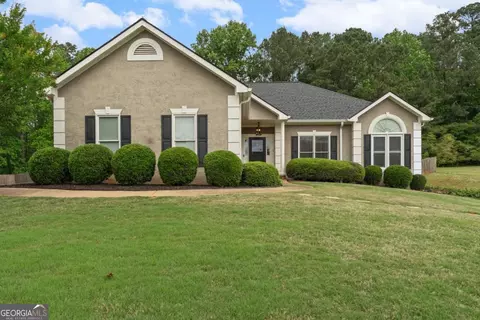 122 Crescent Dr, Newnan, GA 30265