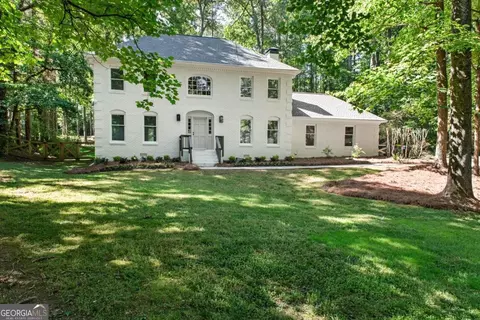 1080 Willow Bnd, Roswell, GA 30075