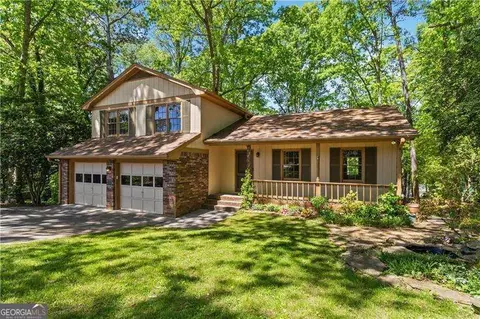 2837 Rosemont Dr, Lawrenceville, GA 30044