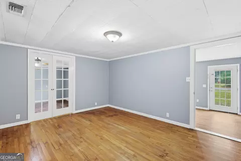 Living - 515 E 4th St, Rincon, GA 31326 photo 5 of 8
