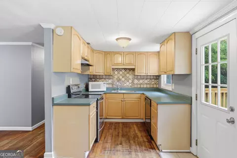 Kitchen - 515 E 4th St, Rincon, GA 31326 photo 1 of 4
