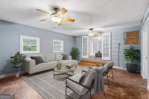Living - 515 E 4th St, Rincon, GA 31326 photo 1 of 8