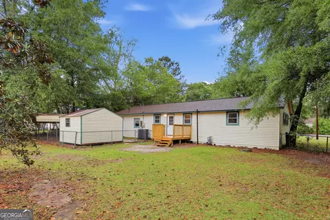 Exterior - 515 E 4th St, Rincon, GA 31326 photo 3 of 5